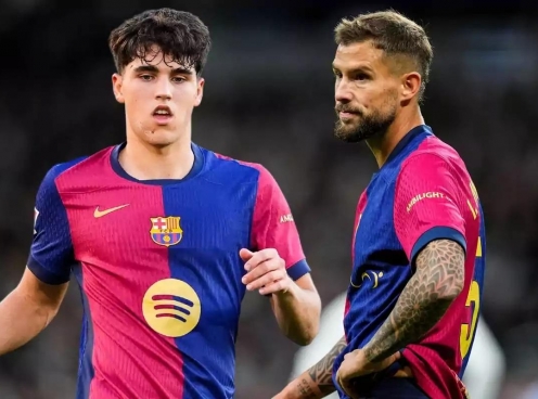 Thần đồng Barca hết lời ca ngợi 'đàn anh' gấp đôi tuổi