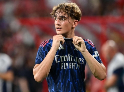 Thần đồng Arsenal nhận được lời khuyên quý giá