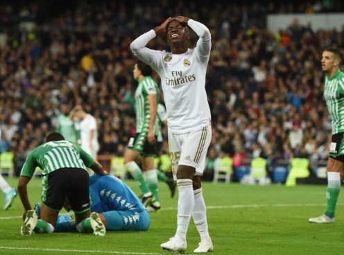 Real Madrid hụt hơi trong cuộc đua vô địch