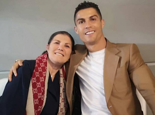 Mẹ Ronaldo bất ngờ chỉ ra người tài năng hơn cả CR7