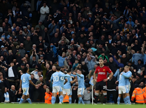 Man City lội ngược dòng thành công trước Man United trong trận derby Manchester thứ 192