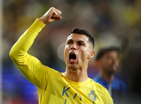 Cristiano Ronaldo từ chối nhận thưởng vì trọng tài