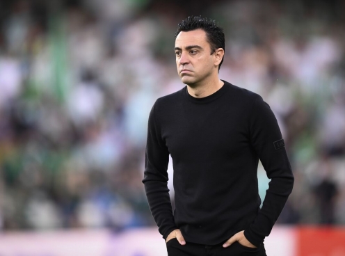 Xavi muốn nâng cấp hàng thủ với 'người thừa' của Man City