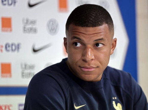 Đang đá Euro, Mbappe vẫn 'không quên' khởi kiện PSG