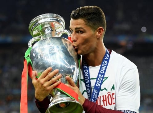 Ronaldo: 'Vô địch Euro cũng giống vô địch World Cup'