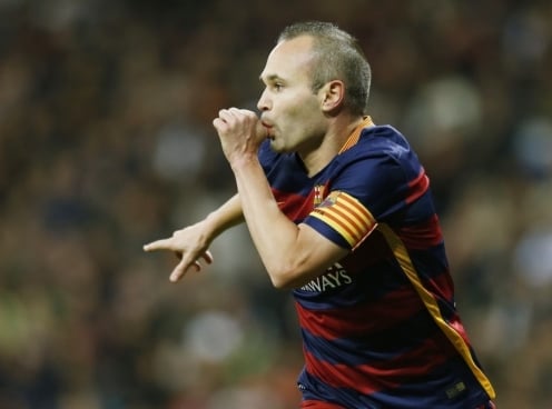 Iniesta nhận vinh dự bất ngờ từ Real Madrid