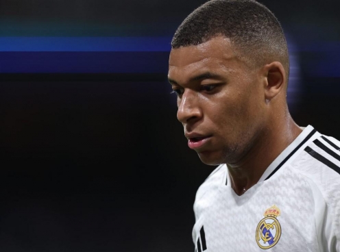 Mbappe 'hục hặc' Ancelotti, không hạnh phúc ở Real Madrid