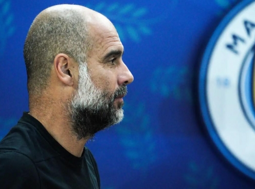 CĐV không vui khi Pep Guardiola gia hạn với Man City