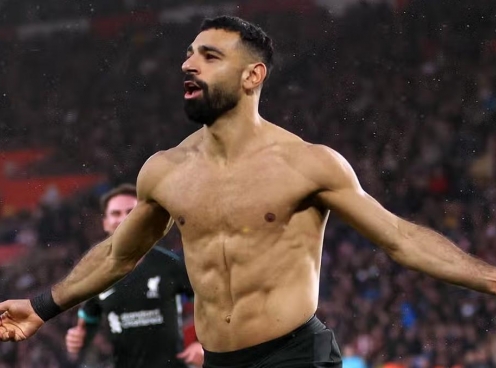 Arne Slot và CĐV Liverpool đồng loạt xin một điều từ Salah