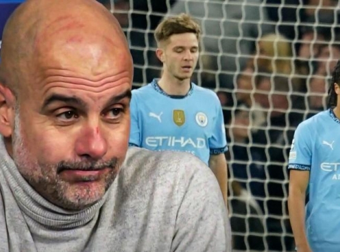 Man City 'tự bắn vào chân', Pep bất lực tột cùng