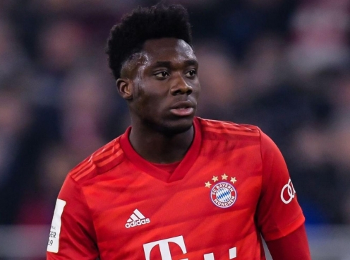 Alphonso Davies ra 'yêu sách' làm khổ Bayern Munich