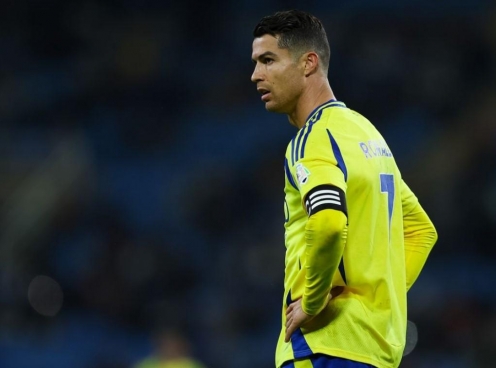 Ronaldo bị huyền thoại mắng té tát