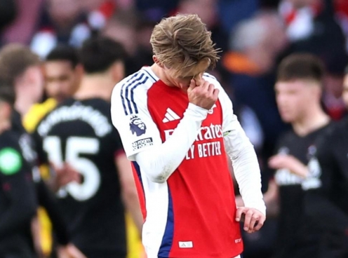 CĐV Arsenal đòi tước băng đội trưởng của Martin Odegaard