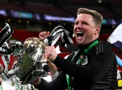 Vừa vô địch Carabao Cup, HLV Newcastle đối diện ngay trát sa thải