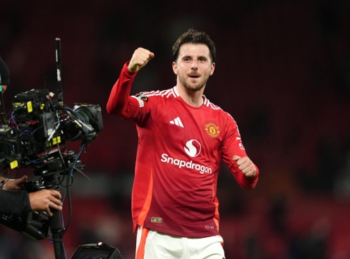 Mason Mount đi vào lịch sử Manchester United