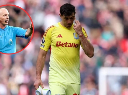 Chuyên gia trọng tài lên tiếng bất ngờ về thẻ đỏ của Emiliano Martinez