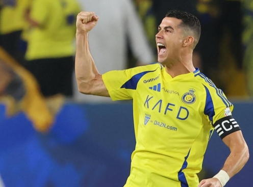 Ronaldo ký siêu hợp đồng, chốt tương lai đến World Cup 2026