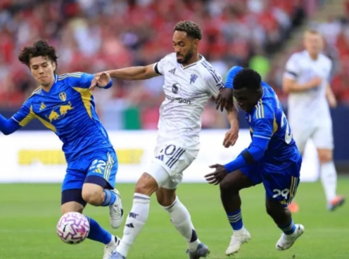 Trực tiếp MU 0-0 Leeds United: MU tấn công tìm bàn