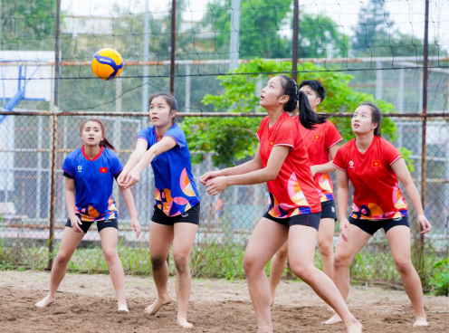 Tuyển bóng chuyền nữ U20 Việt Nam 'đau đầu' vì cầu thủ phải thi đại học