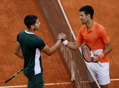Alcaraz bất ngờ khi Djokovic bỏ Roland Garros
