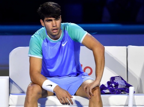 Alcaraz chống chọi với bệnh tật tại ATP Finals 2024