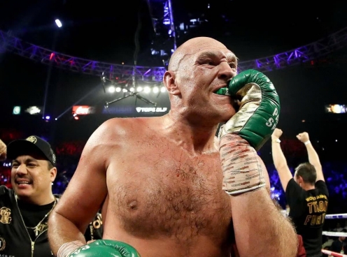 Tyson Fury làm rõ tin đồn chấn thương trước trận tái đấu với Oleksandr Usyk