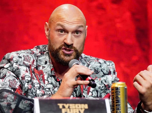 Tyson Fury dằn mặt Oleksandr Uysk trước trận tái đấu