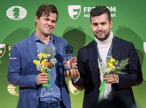 Magnus Carlsen bị tố thao túng để giành chức vô địch thế giới