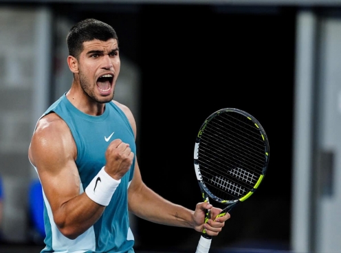 Carlos Alcaraz tiến vào vòng bốn Australian Open 2025