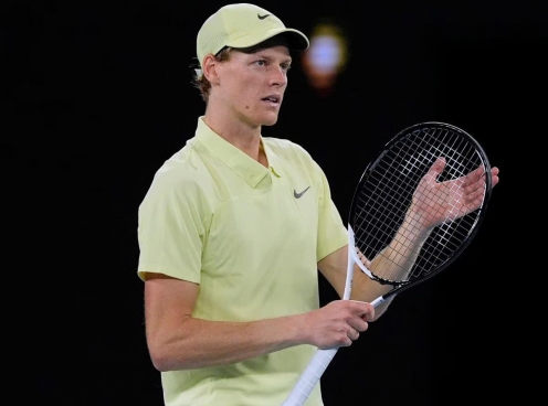 Jannik Sinner thẳng tiến vòng 1/8 Australian Open 2025