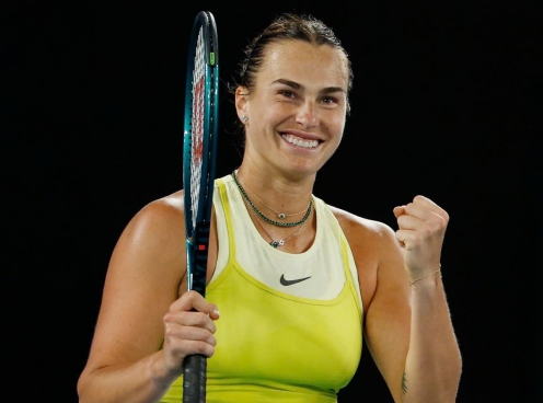 Australian Open 2025: Sabalenka nhọc nhằn vào bán kết, chạm trán 'bạn thân'