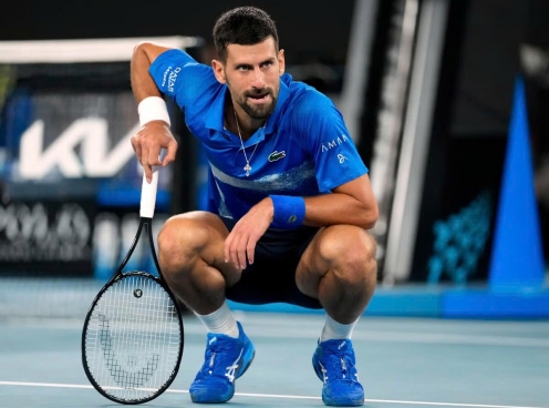 Djokovic bỏ cuộc, Zverev lọt chung kết Australian Open 2025