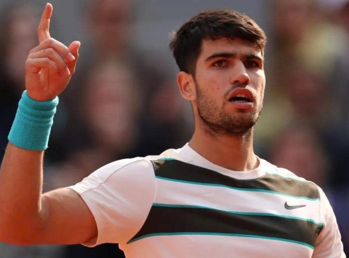 Alcaraz tiết lộ sốc, 'cãi thầy đi quẩy' sau chức vô địch Roland Garros