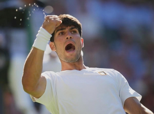 Alcaraz thoát hiểm, Medvedev gây thất vọng trong ngày mở màn Wimbledon 2025