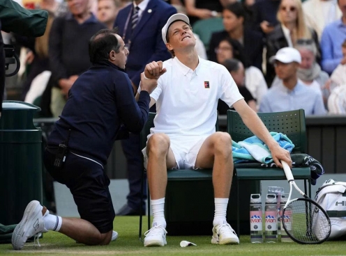 Sinner báo tin cực vui trước thềm tứ kết Wimbledon