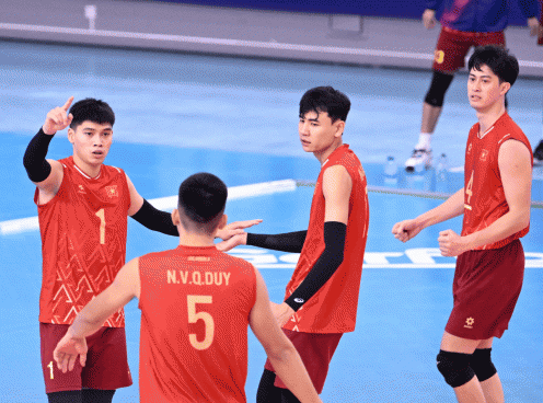 Cầu thủ bóng chuyền Việt Nam dính chấn thương vì... ăn mừng