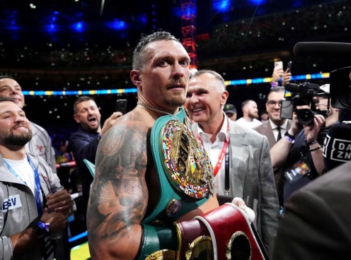 Usyk hạ đo ván Dubois, tiếp tục vô địch tuyệt đối