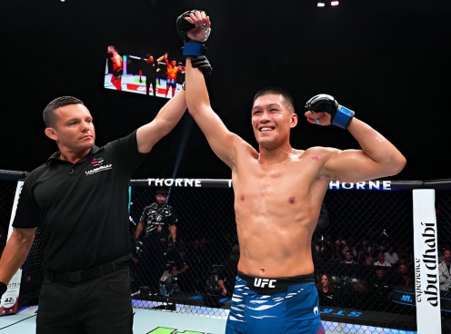 Võ sĩ gốc Việt khiến đối thủ biến dạng, lập kỉ lục UFC