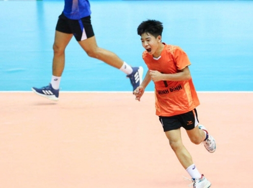 Tài không đợi tuổi, VĐV sinh năm 2010 ra mắt bóng chuyền chuyên nghiệp Việt Nam