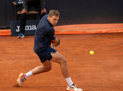 Kết quả tennis 23/5: 'Truyền nhân Novak Djokovic' vượt vòng loại Roland Garros 2024