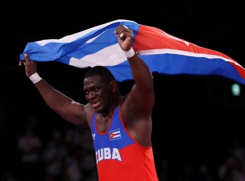 Dưỡng sức 3 năm, người khổng lồ Cuba tiến sát kỉ lục 'vô tiền khoáng hậu' ở Olympic