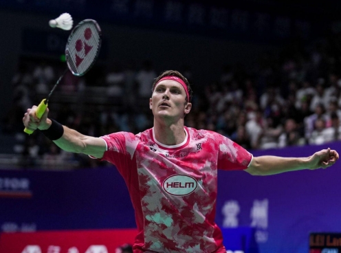 'Đại đế' Viktor Axelsen bỏ cuộc ở giải đấu tổ chức trên sân nhà