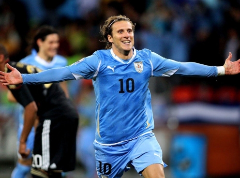 Diego Forlan trình làng tennis chuyên nghiệp ở tuổi 45