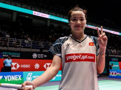 Nguyễn Thùy Linh vừa thi đấu, vừa làm HLV ở giải Malaysia Open 2025