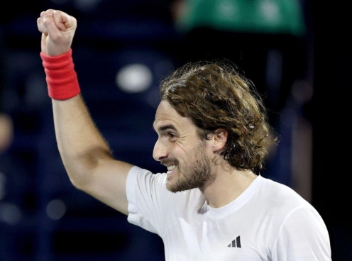 Tsitsipas lấy lại phong độ, thẳng tiến chung kết Dubai Open 2025