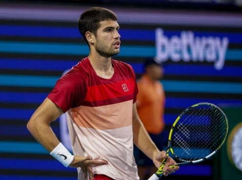 Alcaraz gác vợt ngay ở trận ra quân Miami Open