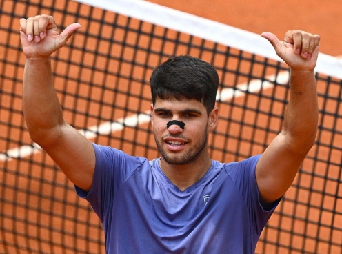 Alcaraz, Zverev thắng dễ trận ra quân Rome Masters 2025