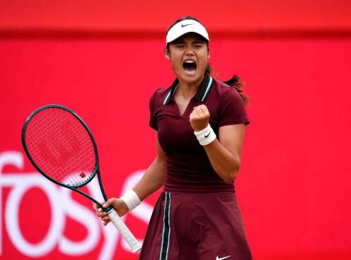 Emma Raducanu lần đầu lên ngôi số 1 tennis Anh sau hai năm