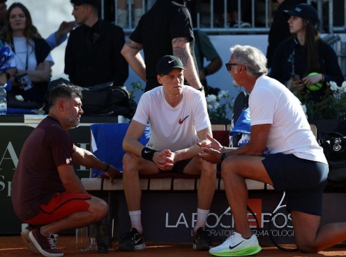 Sinner sa thải thầy cũ của Djokovic ngay trước thềm Wimbledon 2025