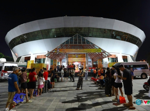NHM bóng chuyền Việt Nam thức đêm 'săn' vé xem chung kết VTV Cup 2025